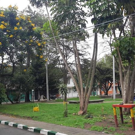 Aparta Hotel Victoria In Bogota Luaran gambar