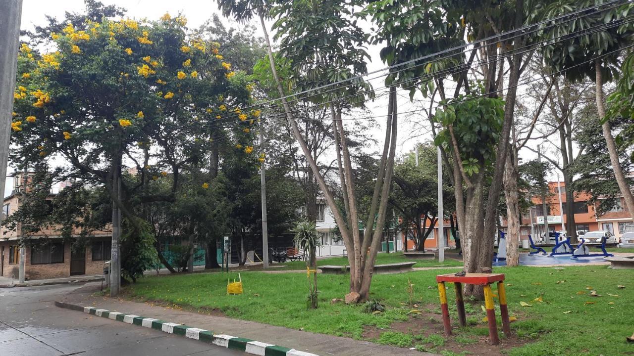 Aparta Hotel Victoria In Bogota Luaran gambar